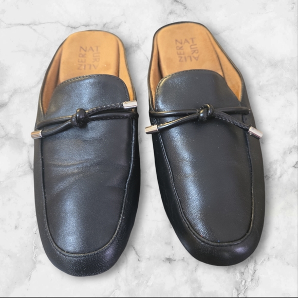 Naturalizer slip on black loafer - Picture 2 of 2